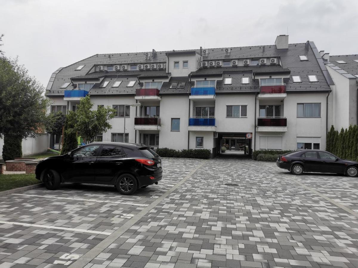 Szabo Lux Apartman Sárvár Buitenkant foto